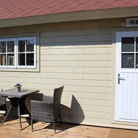 Aadel Guesthouse Пярну Екстериор снимка